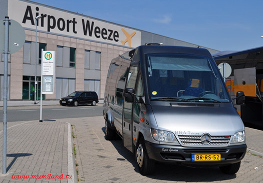 Автобус компании AirExpressBus в Амстердам
