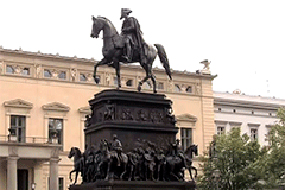 Конная статуя  короля Пруссии Фридриха Великого в Берлине
