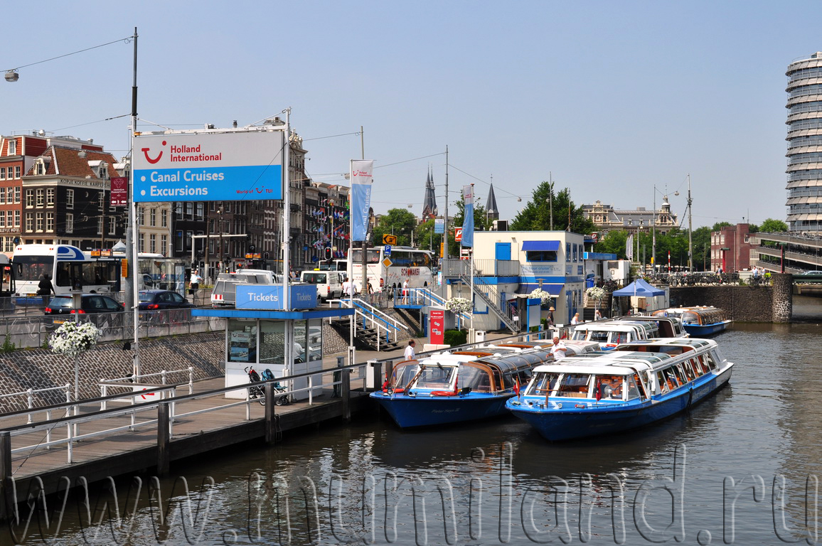 Причал компании Holland International в Амстердаме