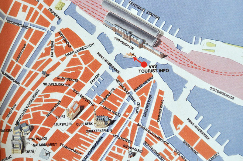 Амстердам, туристический офис у Центрального вокзала на карте