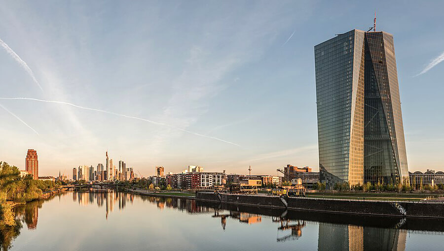 Новое здание Европейского центрального банка ЕЦБ в районе Остенд Франкфурта-на-Майне