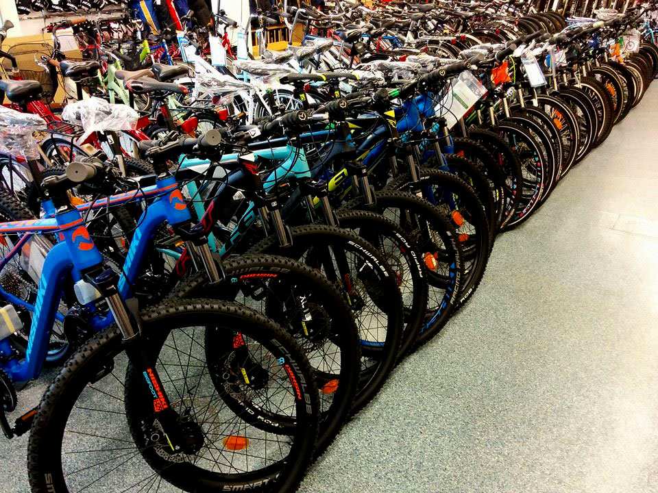 Велосипеды в спортивном магазине URHEILUPERHE в Лаппеенранте 