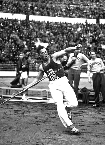 Финский метатель копья Матти Ярвинен на Олимпиаде-1932
