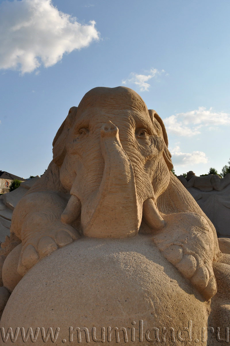 Замок из песка в Лаппеенранте, фигура мамонта - 2